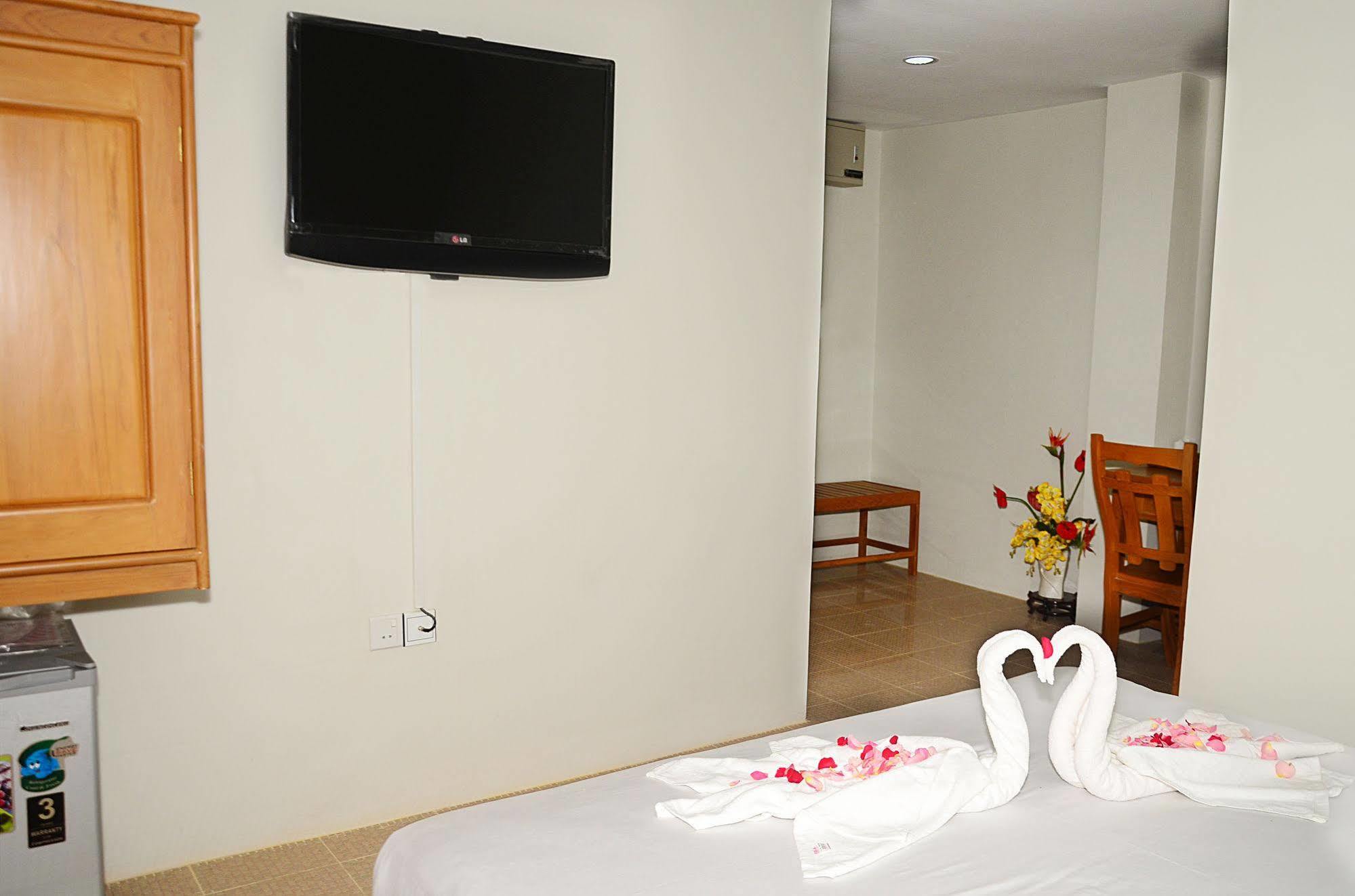 Hotel Yno Янгон Екстериор снимка